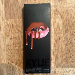 Kylie Cosmetics Velvet Liquid Lipstick and Liner Lip Kit Dazzle